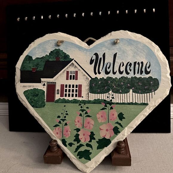 Other - Vintage heart shaped handpainted slate welcome sign with leather tie